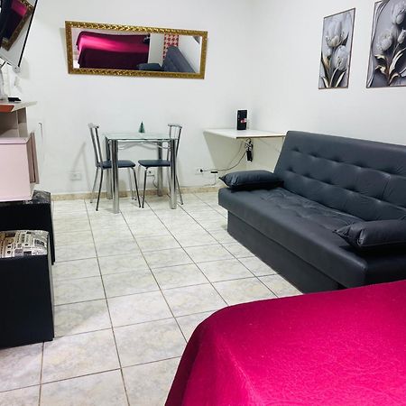 Sala Living Em Predio Familiar Na Av Da Praia Сантос Экстерьер фото